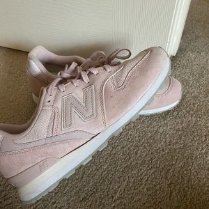 New Balance Sneakers - Classic